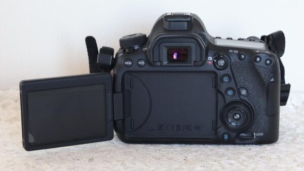 Fully functional EOS 6D Mark II body, less than 24,000 shutter count. - Image 7