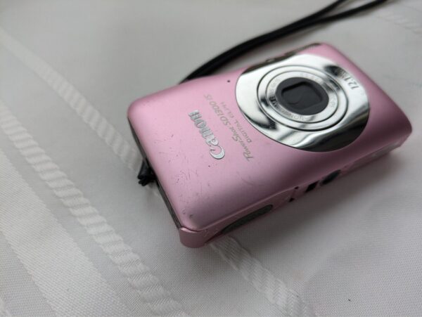 Canon PowerShot SD1300 IS Digital Camera with Charger Pink - Image 2