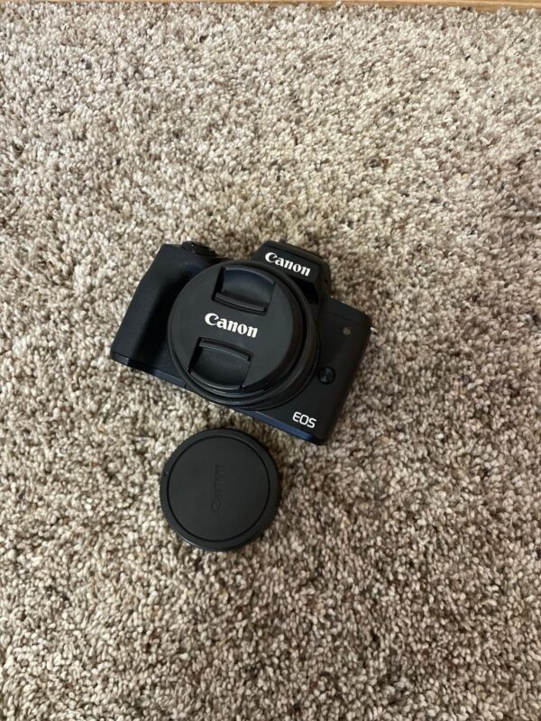 Canon EOS M50 Mark II with 15-45mm f/3.5-6.3 IS STM Lens - Image 12