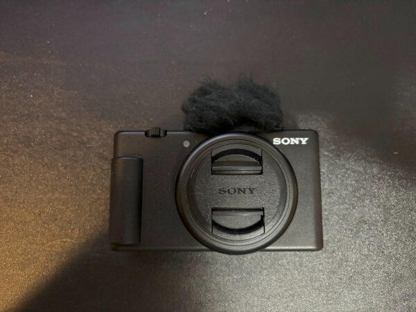 Sony ZV-1F 20.1MP 4K f/2 Vlogging Digital Camera - Black - FREE Shipping - Image 4