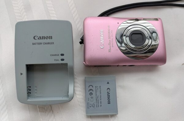 Canon PowerShot SD1300 IS Digital Camera with Charger Pink