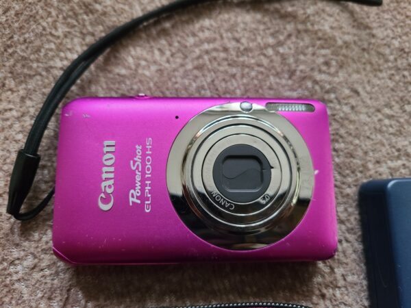 Canon Powershot elph 100 Hs PINK with accessories - Image 2