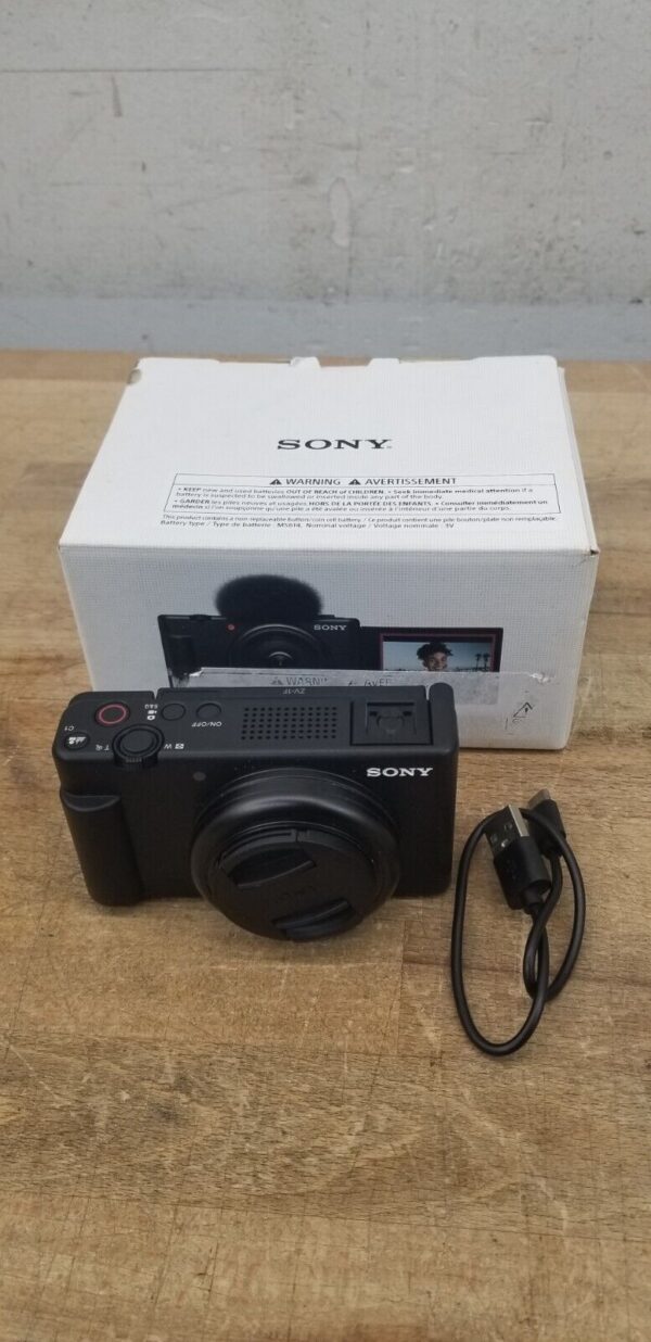 Sony ZV-1F Vlog Camera for Content Creators and Vloggers (Black)