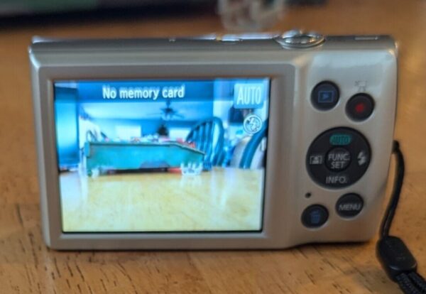 Canon PowerShot ELPH 180 bundle, excellent condition! - Image 5