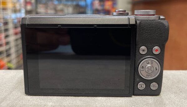 Canon PowerShot G7 X Mark III - 20.1MP Point & Shoot Digital Camera - Silver - Image 2