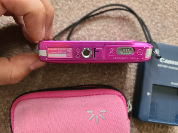 Canon Powershot elph 100 Hs PINK with accessories - Image 5