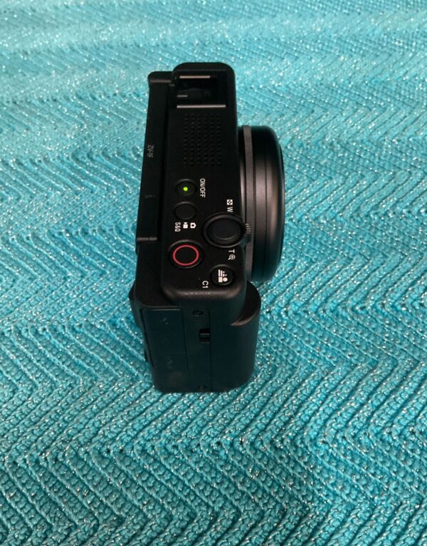 Sony ZV-1F Digital Camera - Image 4