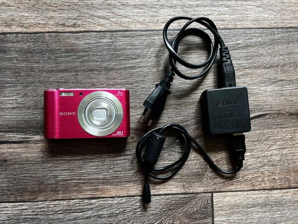 Sony Cyber-shot DSC-W810 20.1MP Digital Camera -Gorgeous PINK STYLISH + Charger - Image 9