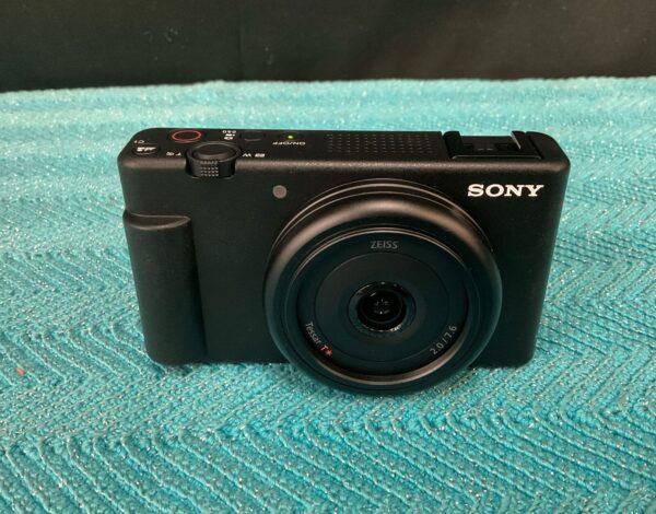 Sony ZV-1F Digital Camera - Image 5